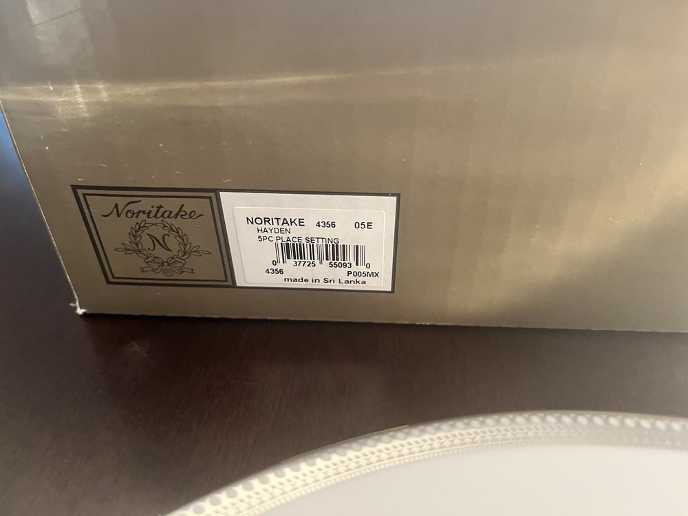 Noritake Hayden Five Piece Place Setting Platinum Trim NIB Never Used