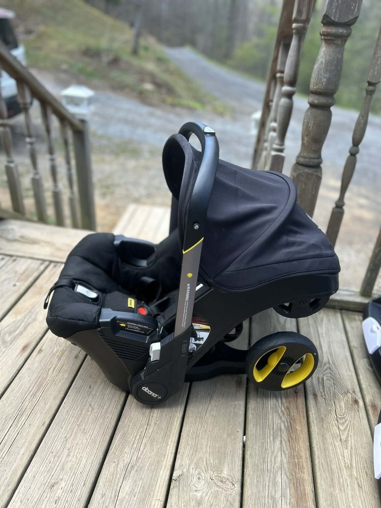 Doona Stroller w/ Nitro Black Canopy & Base & Seat Cover
