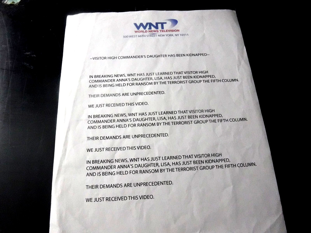 V TV SERIES (2009)  PROP NEWS B