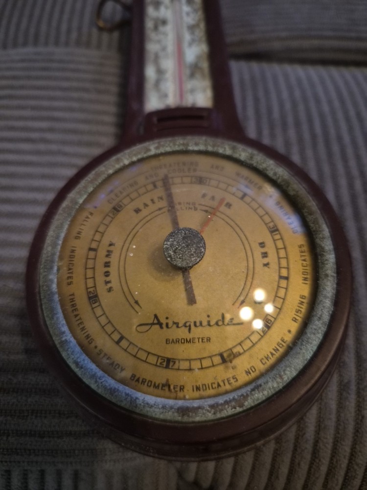 Vintage Retro Airguide Wall Mounted Barometer Thermometer