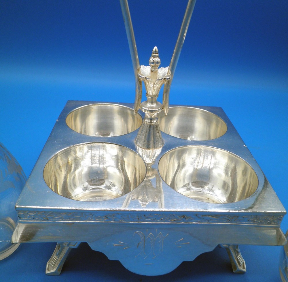 Meriden #360 condiment castor set silver plate Egyptian pattern