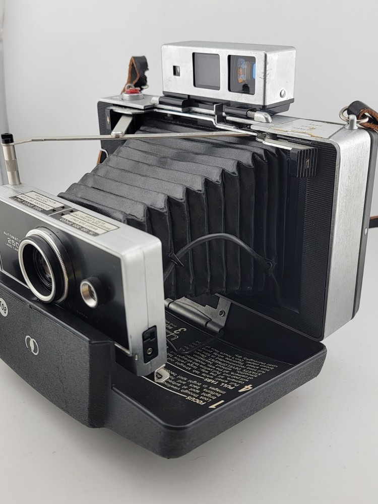 Vintage Polaroid Automatic 250 Land Camera w/ Case, Strap, Untested