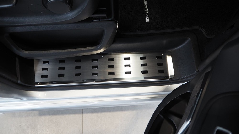 Mercedes Vito 2014- Black Front Inner Step Covers | Silver