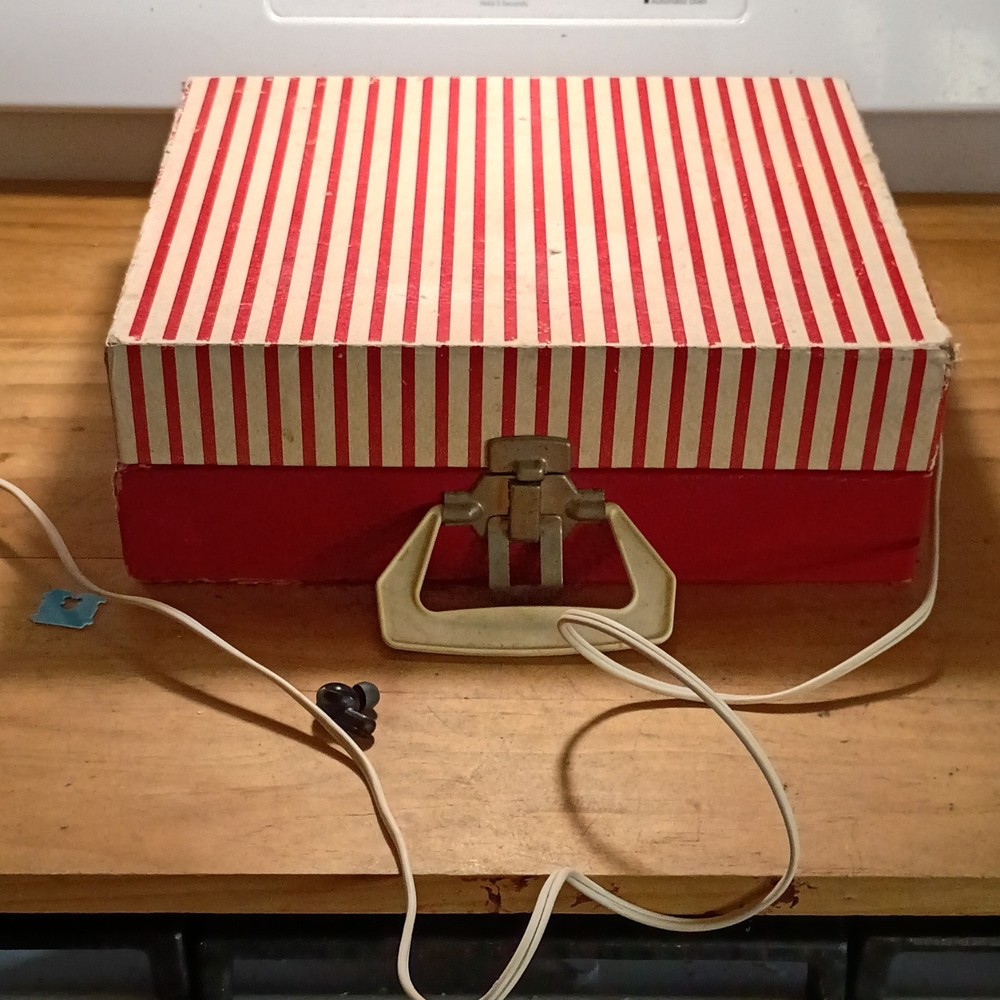 Imperial Party-Time Solid State 100 Portable Record Player Red/White