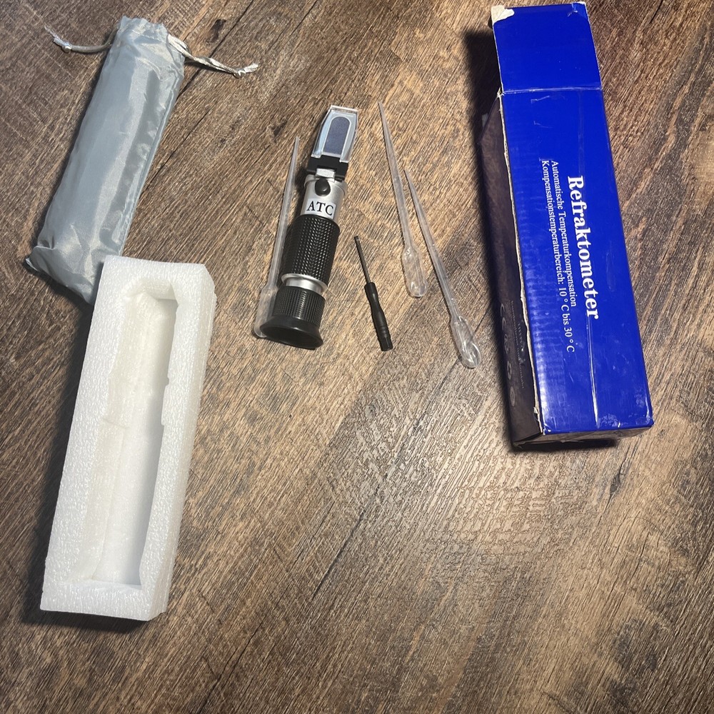 Portable Refractometer Automatic Temperature Compensation 10-30 C For Liquid