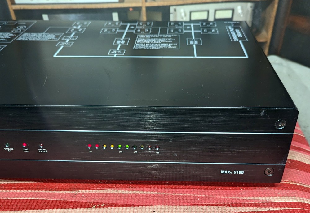 Panamax MAX-5100 surge protector with voltage display