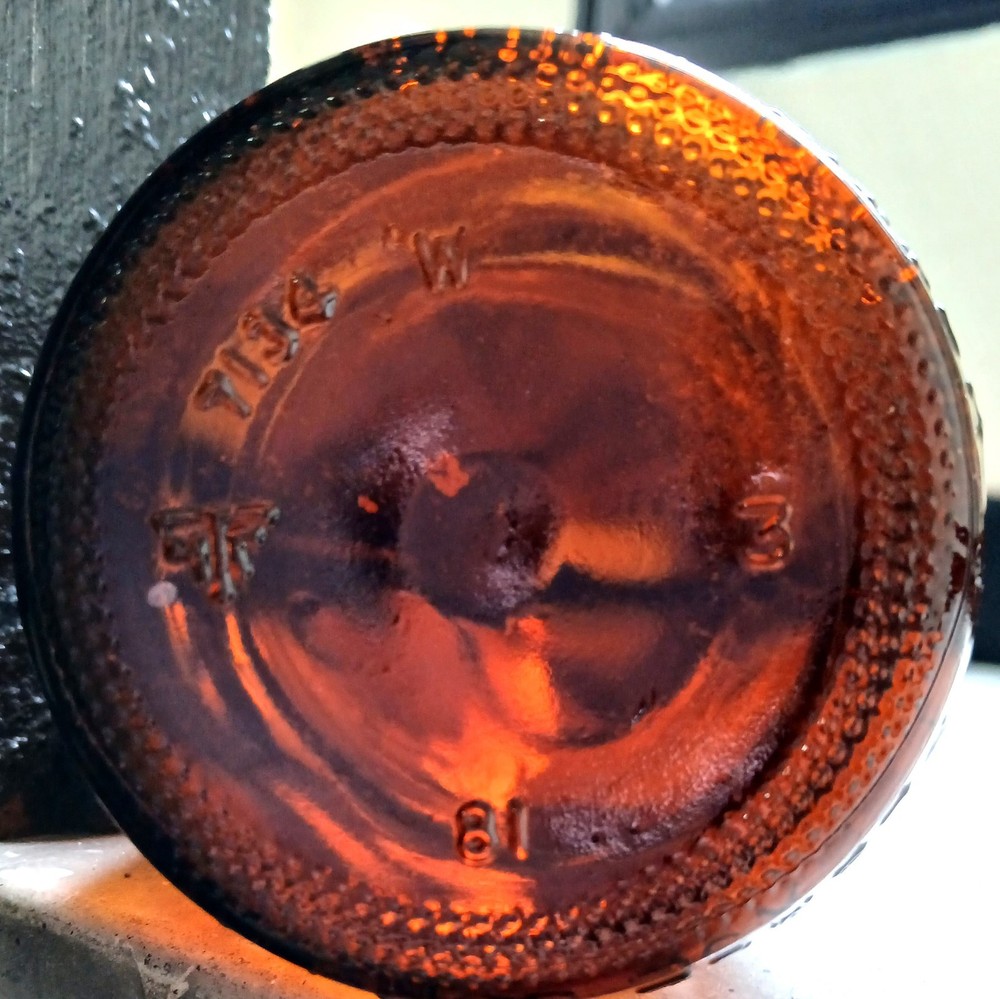 vtg 32oz Anheuser Bud bottle embossed eagle 1980s