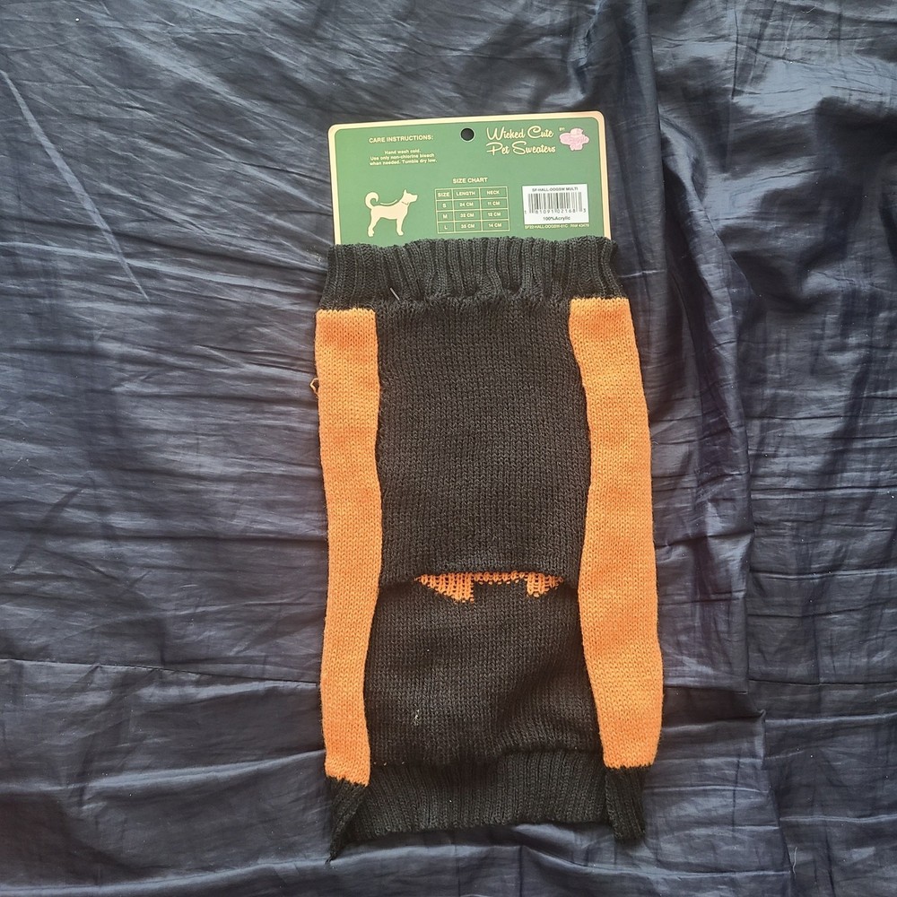 Wicked cute pet sweaters Jack lantern size medium