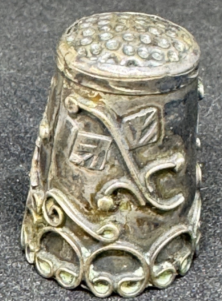 Antique Sterling Silver Thimble Ivy Leaves 1"