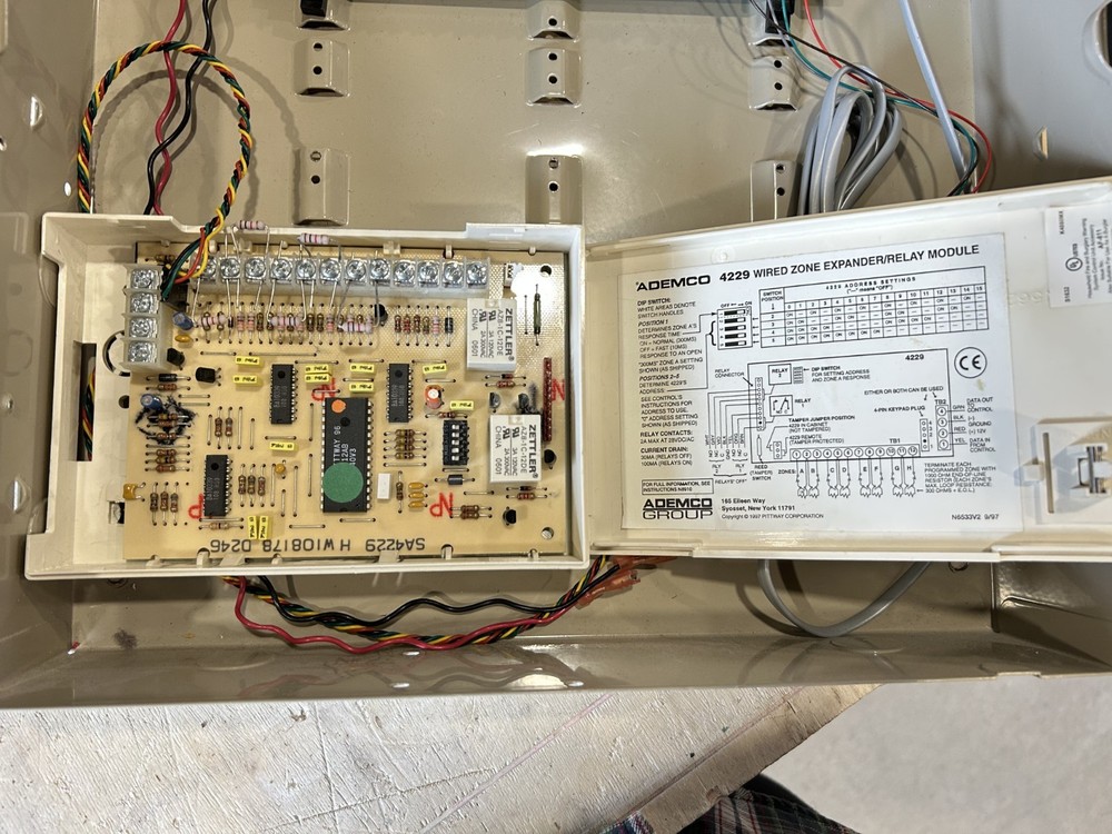 Ademco Vista 20SE + 4229 Expander (with Key)