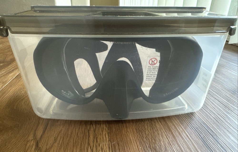 New | Hollis M1 Frameless Mask