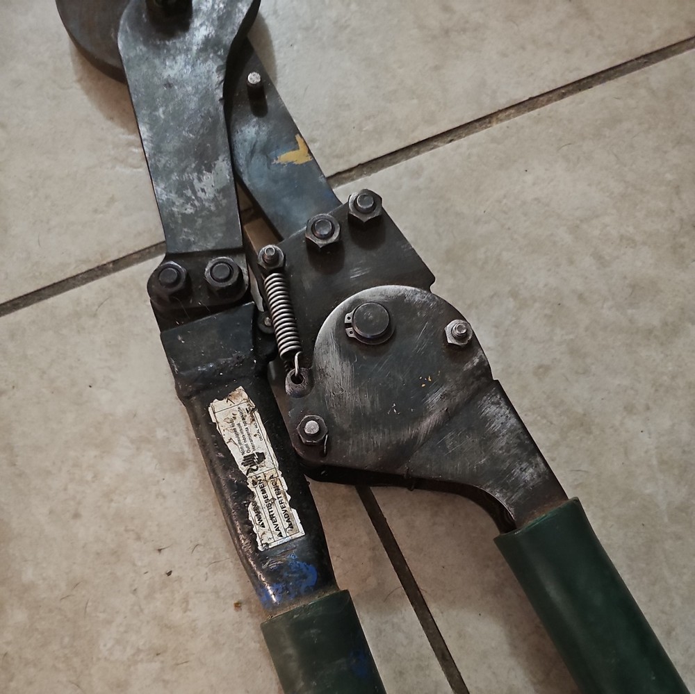 Greenlee 757 Ratcheting ACSR Cable Cutter Tool