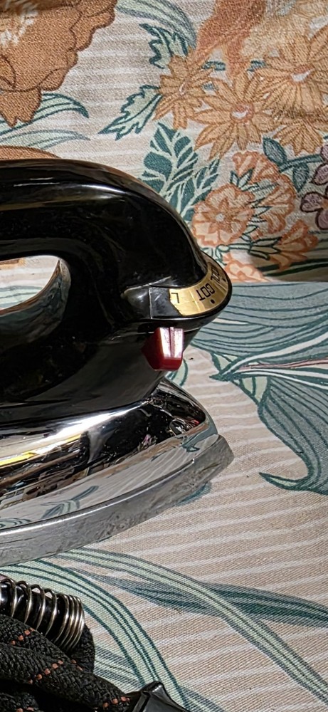 Vintage 1960s Sunbeam Iron