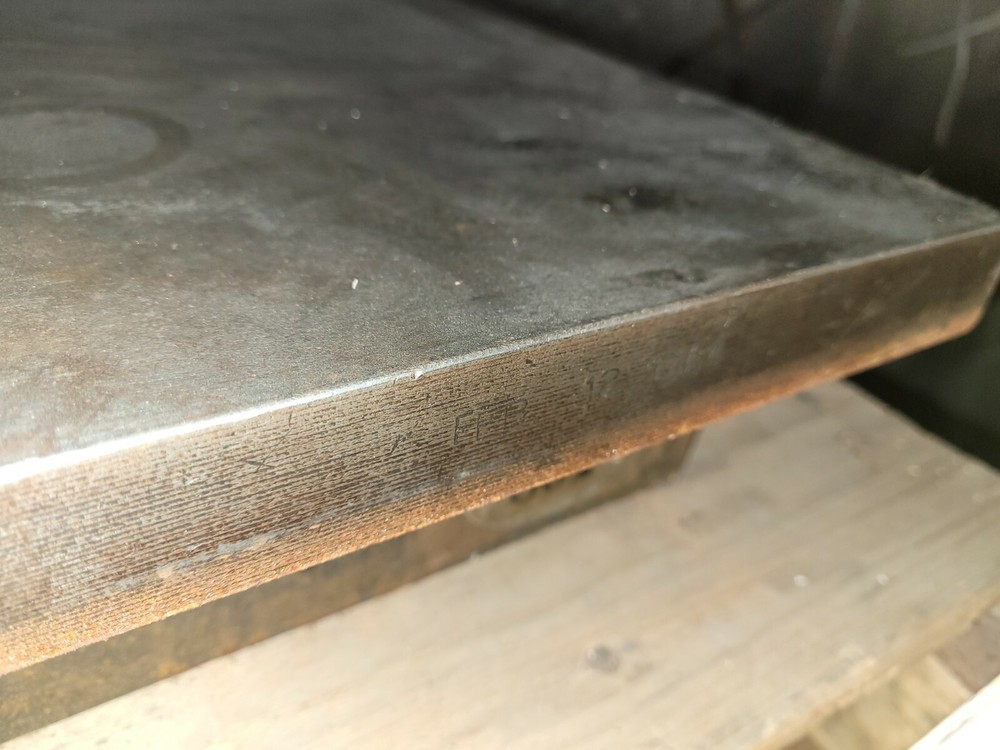 30" Long x 17.5" W Cast Iron Surface Plate/Layout Table 1-1/2" Surface Thickness