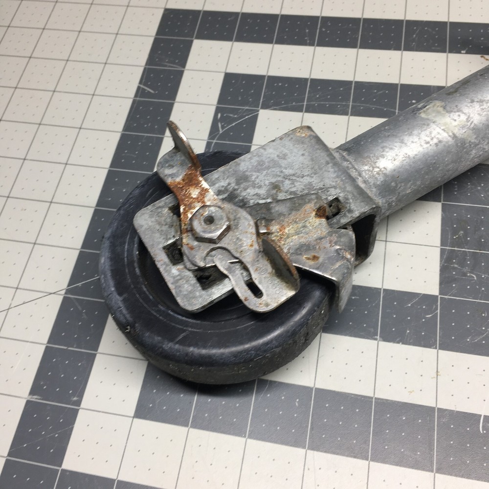 PITCO OEM B3902304 9" Rigid Caster Locking #2