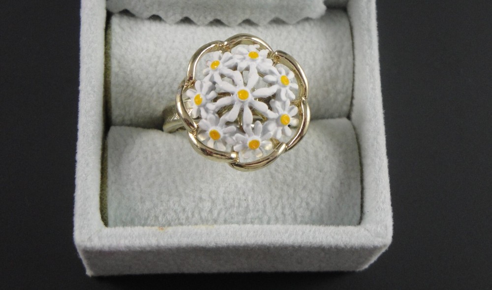 Vintage Chamomile Ring size 5 to 5.5