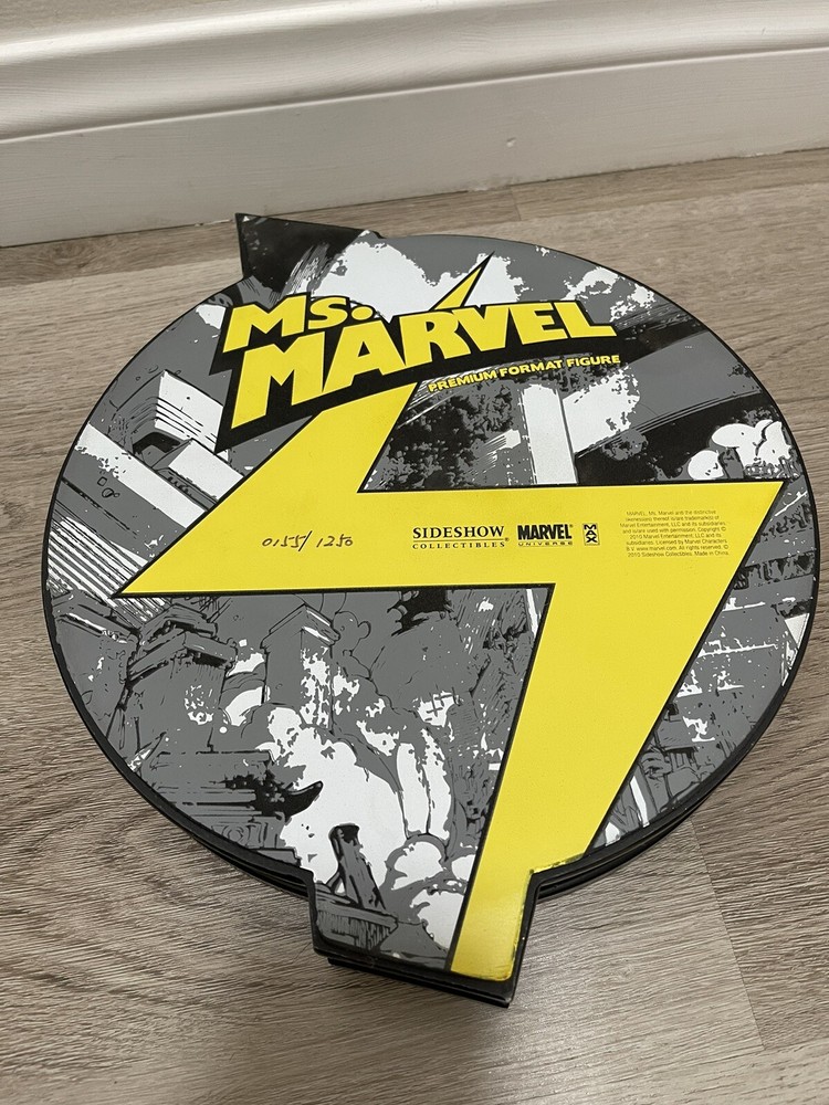 Sideshow Collectibles Exclusive Ms Marvel Premium Format Statue Marvel (READ)
