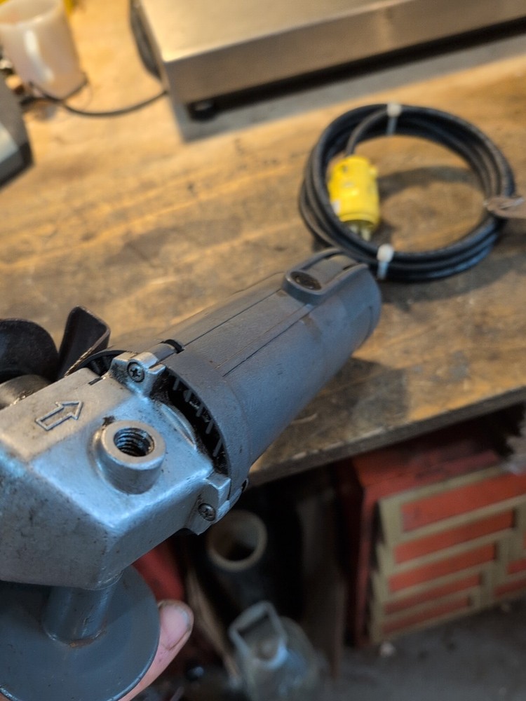 SKIL Professional Heavy Duty Compact Angle Grinder. Refurbished.