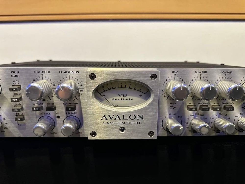 AVALON DESIGN VT-737SP