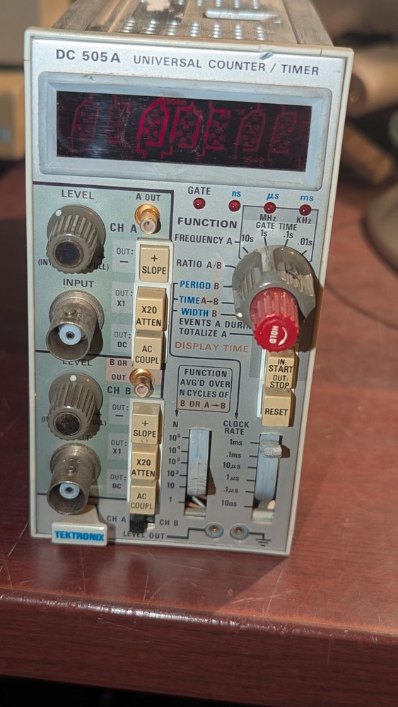 Tektronix DC 505A Universal Counter/Timer Plug-in