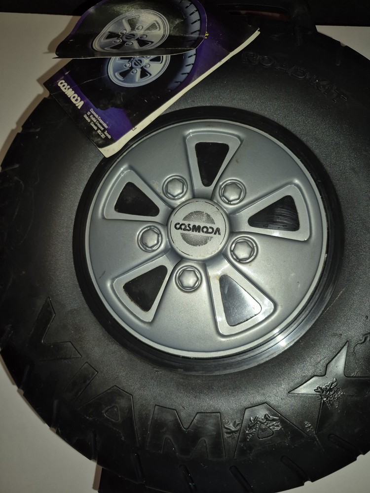 Vintage VIAMAX / COSMODA unopened Roadside Kit (also still Lights up!). NWT