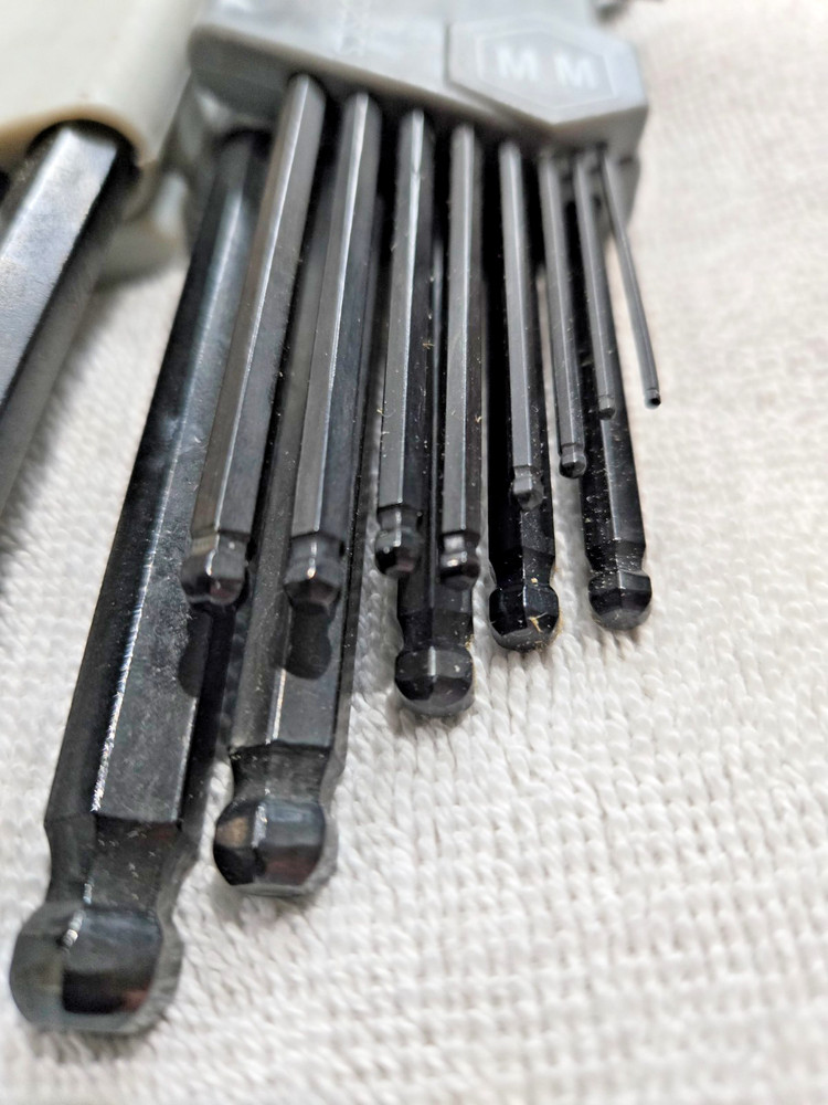 Amazon Basics Allen Wrench/Hex Key Set -SAE/Metric