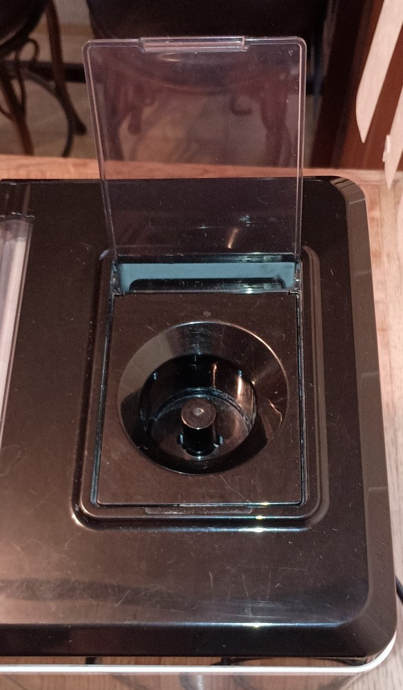 Euhomy Counter Top Ice Maker Model IM-FP