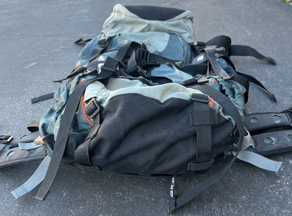 High Peak Pinnacle 65+10 Backpack Hiking