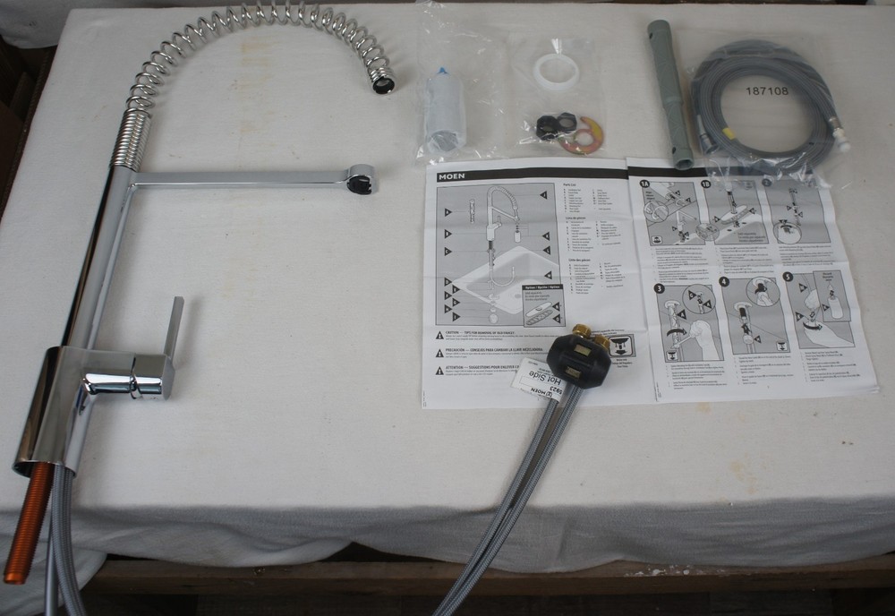 MOEN ALIGN 5923 CHROME ONE HANDLE PULLDOWN KITCHEN FAUCET IN ORIGINAL BOX