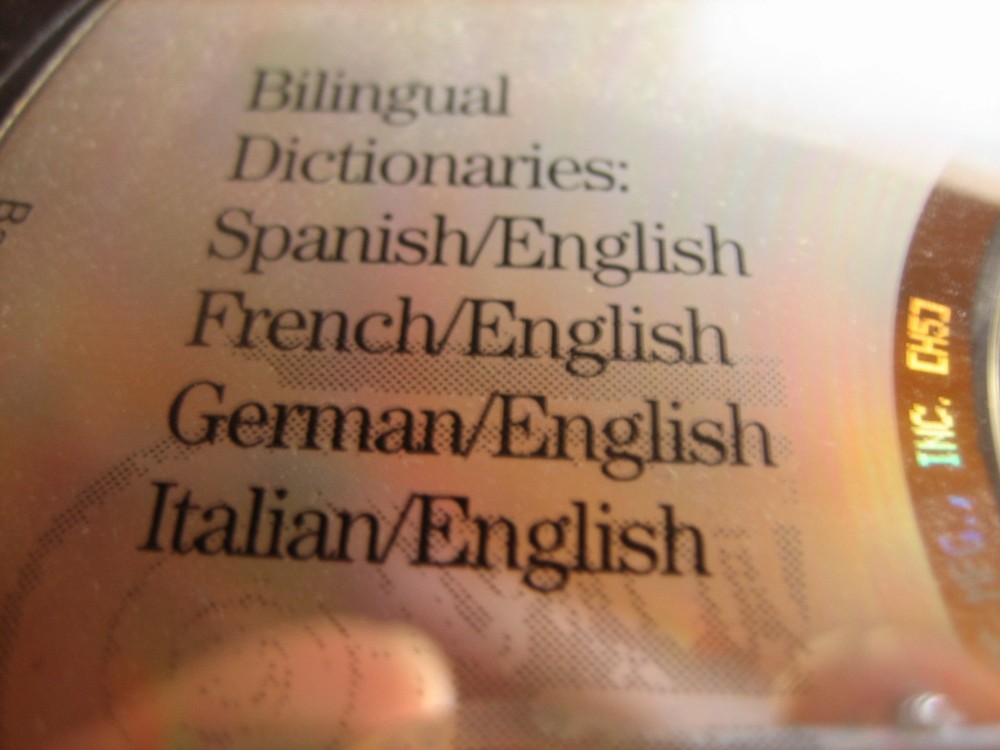 4 LANGUAGE REFERENCE DICTIONARIES CD-ROM WIND/MAC EXCELLER SOFTWARE 1995