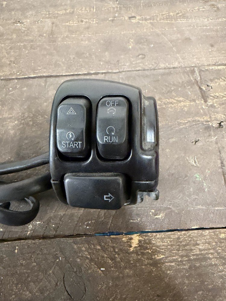 2013 Harley Dyna Switchback Right Hand Control Switch Pack 72948-12 Rare