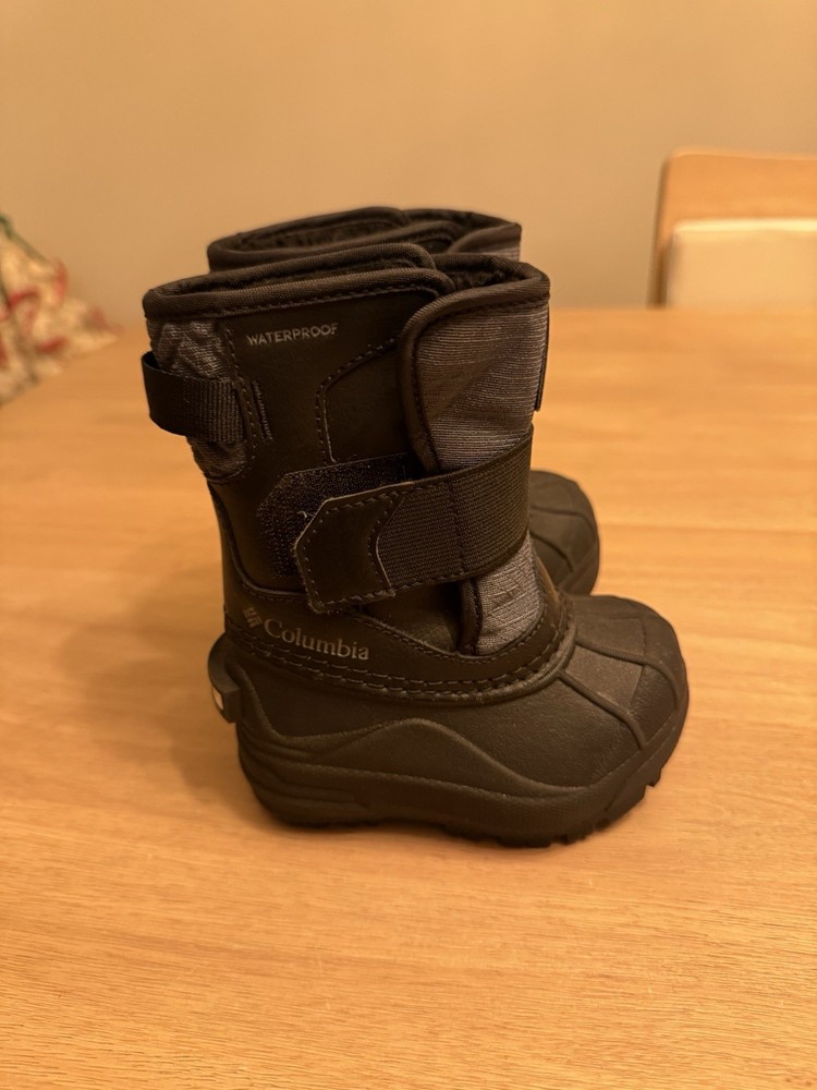 Boys Size 5 Columbia Winter Boots