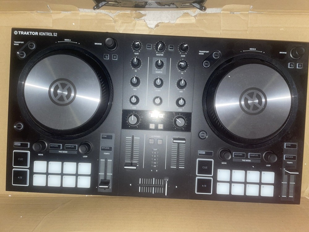 Native Instruments Kontrol S2 MK3 Double Deck Controller - 25421