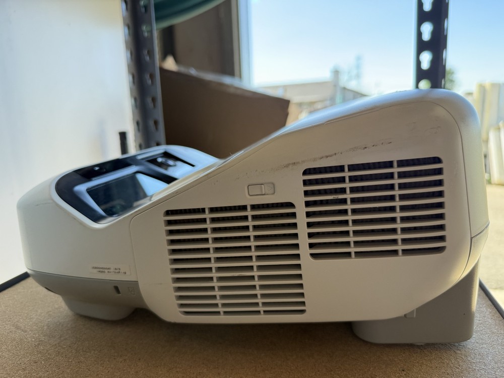 Epson LCD Projector BrightLink 585WI Model H600A