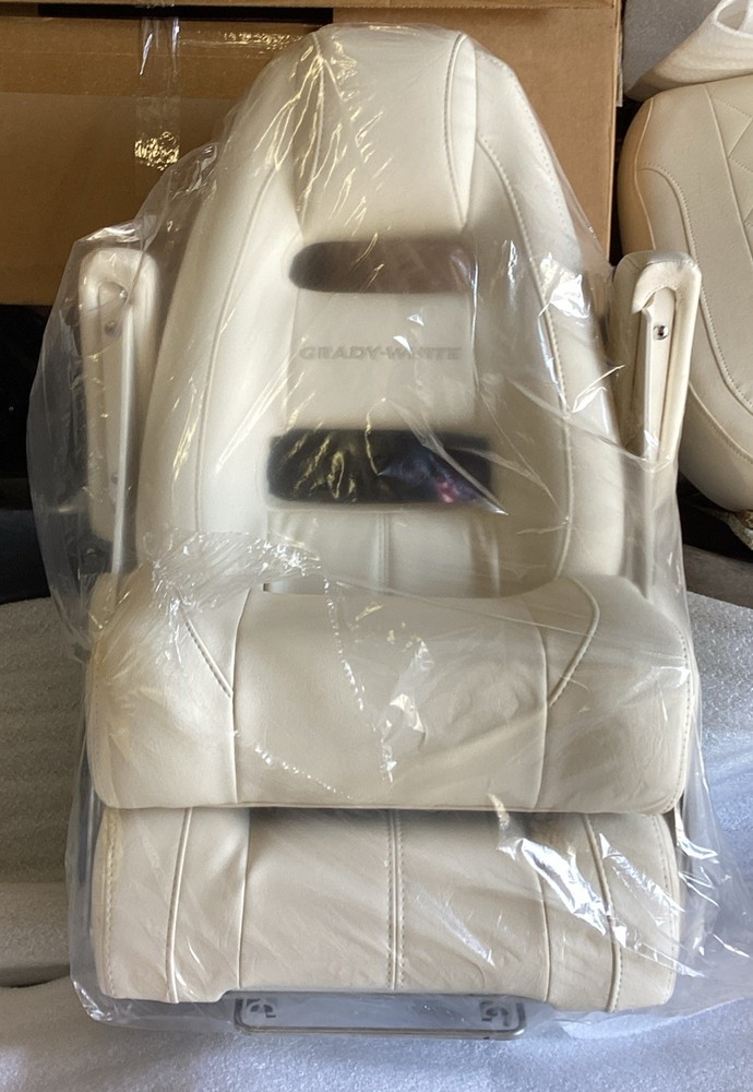 Grady White Command Elite Helm Seat