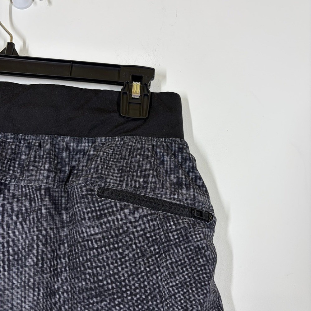 Lululemon T.H.E. Short Linerless 11" Size Small