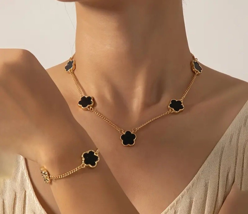 Flower, Clover jewellery set