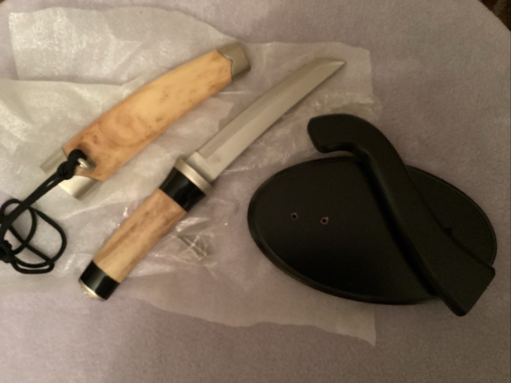 VTG Dagger with Stand Knife and Dagger Holder