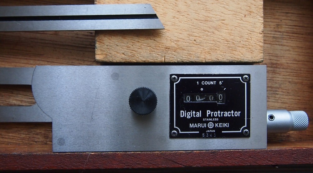 Marui Keiki Digital Protractor DP-601 1 DIV=5' Set