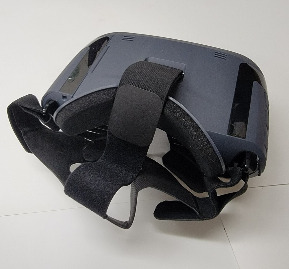 Lenovo Star Wars Jedi Challenges AR Headset w. Lightsaber Controller