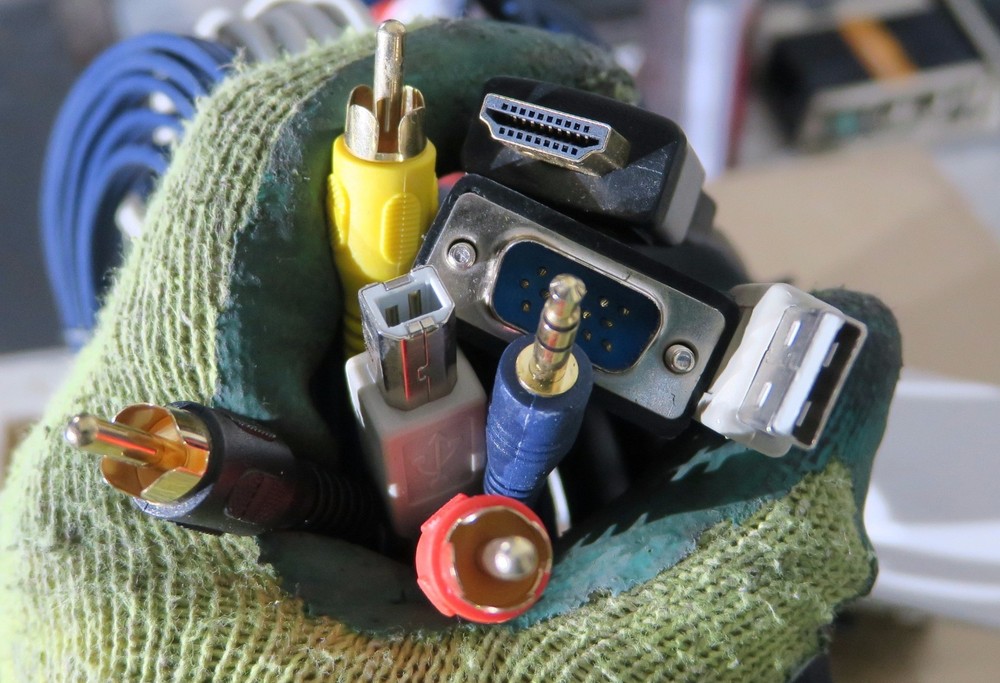 Avextraas sg344 breakout box with 2.5m cables