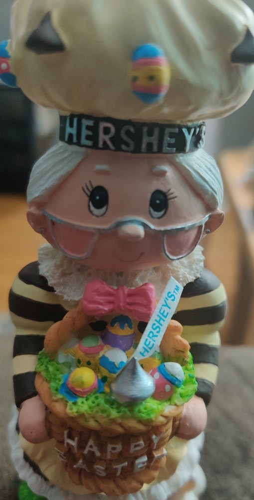 Hershey's Figurine Happy Easter 2001