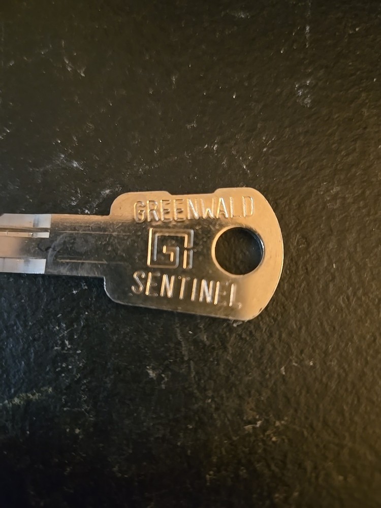 GREENWALD SENTINEL KEY CODED G3087 (3D5)