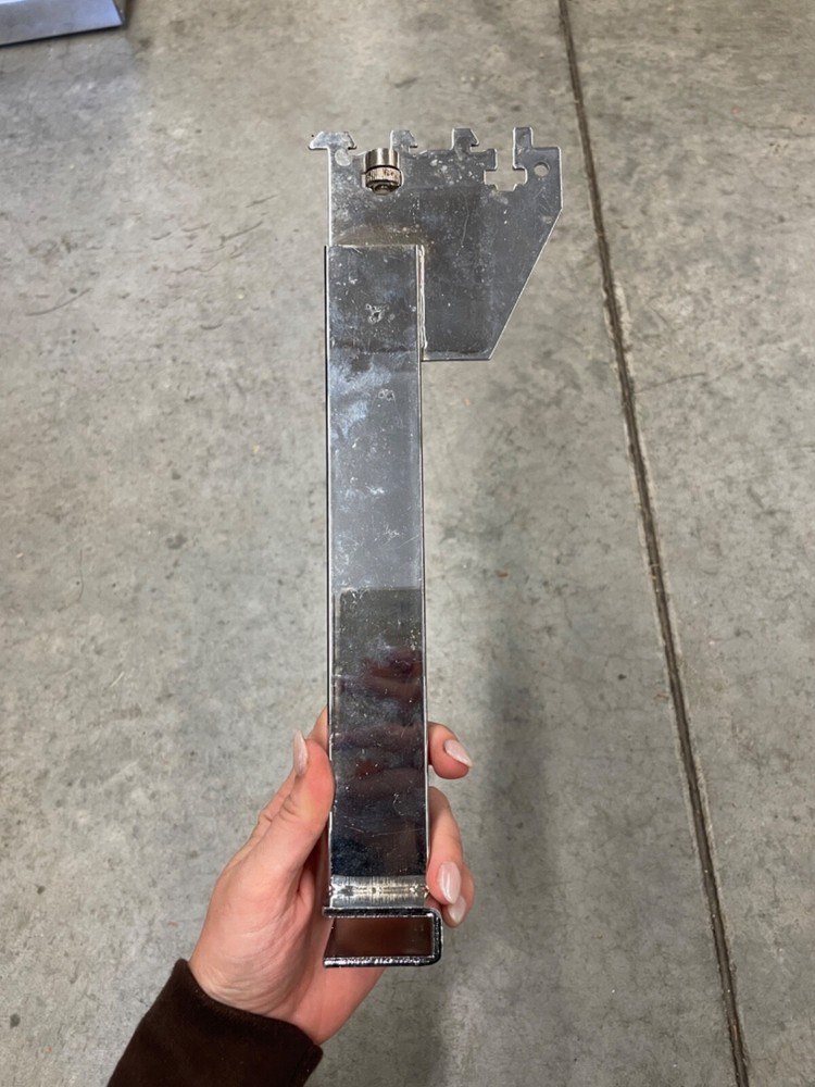 NAHANCO CR8 13” bracket for rectangular shelving