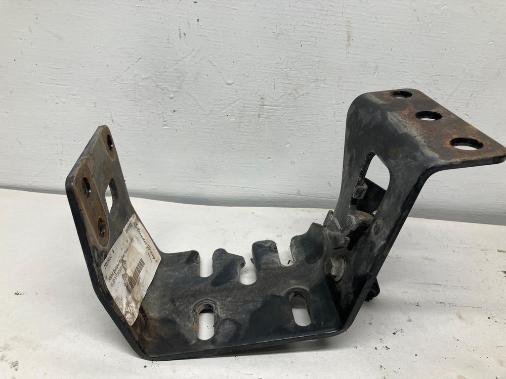 Volvo VNL Right/Passenger Bumper Bracket - Used