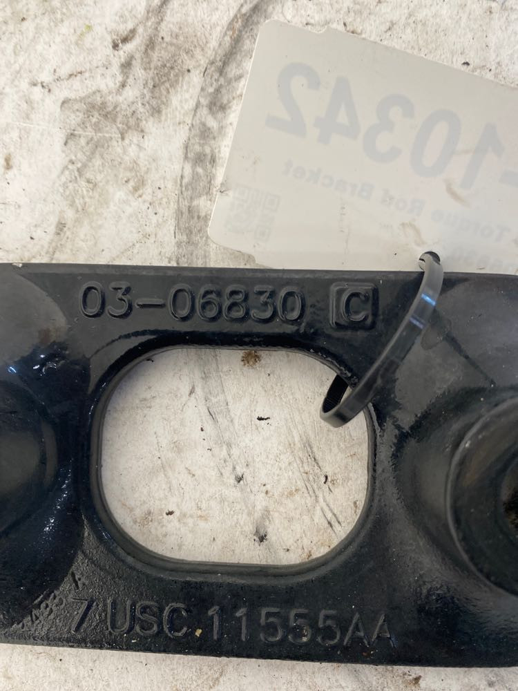 2018 Paccar DX40 Torque Rod Bracket 0306830 (338-10342)