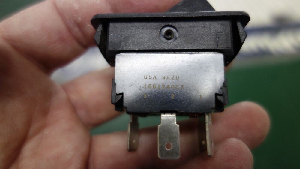 International Heated Mirror Rocker Switch 1661240c2