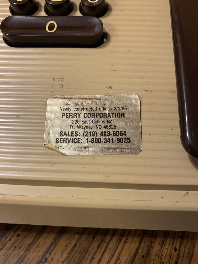 Victor Adding Machine 215A. With Dust Cover.