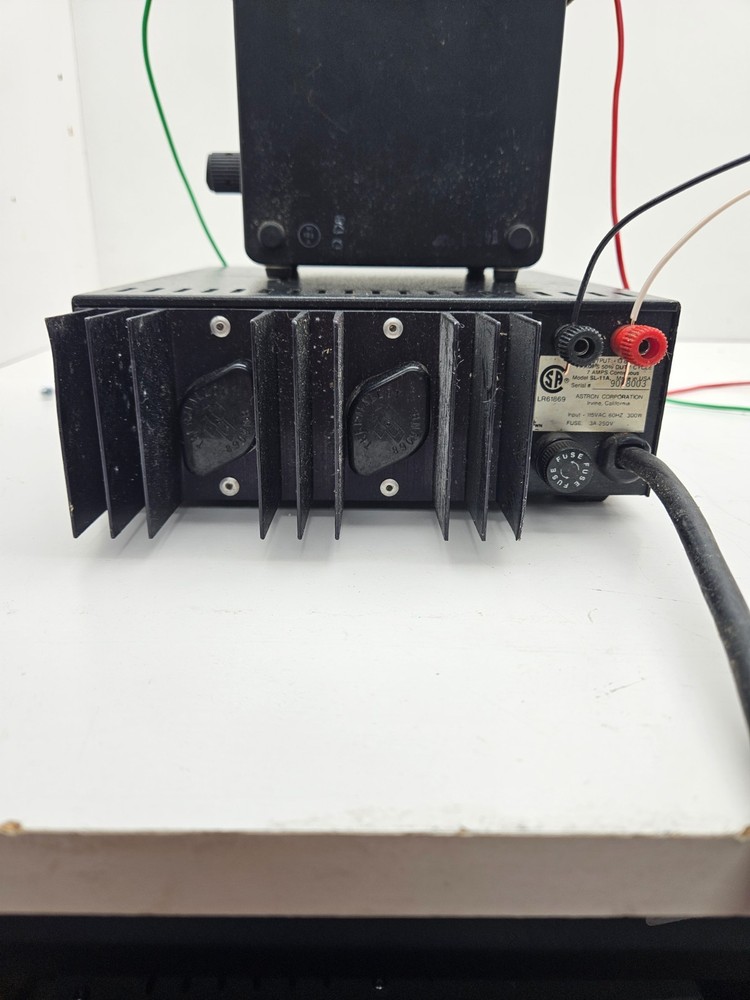 Astron SL-11A linear power supply 13.8DC, 11Amp
