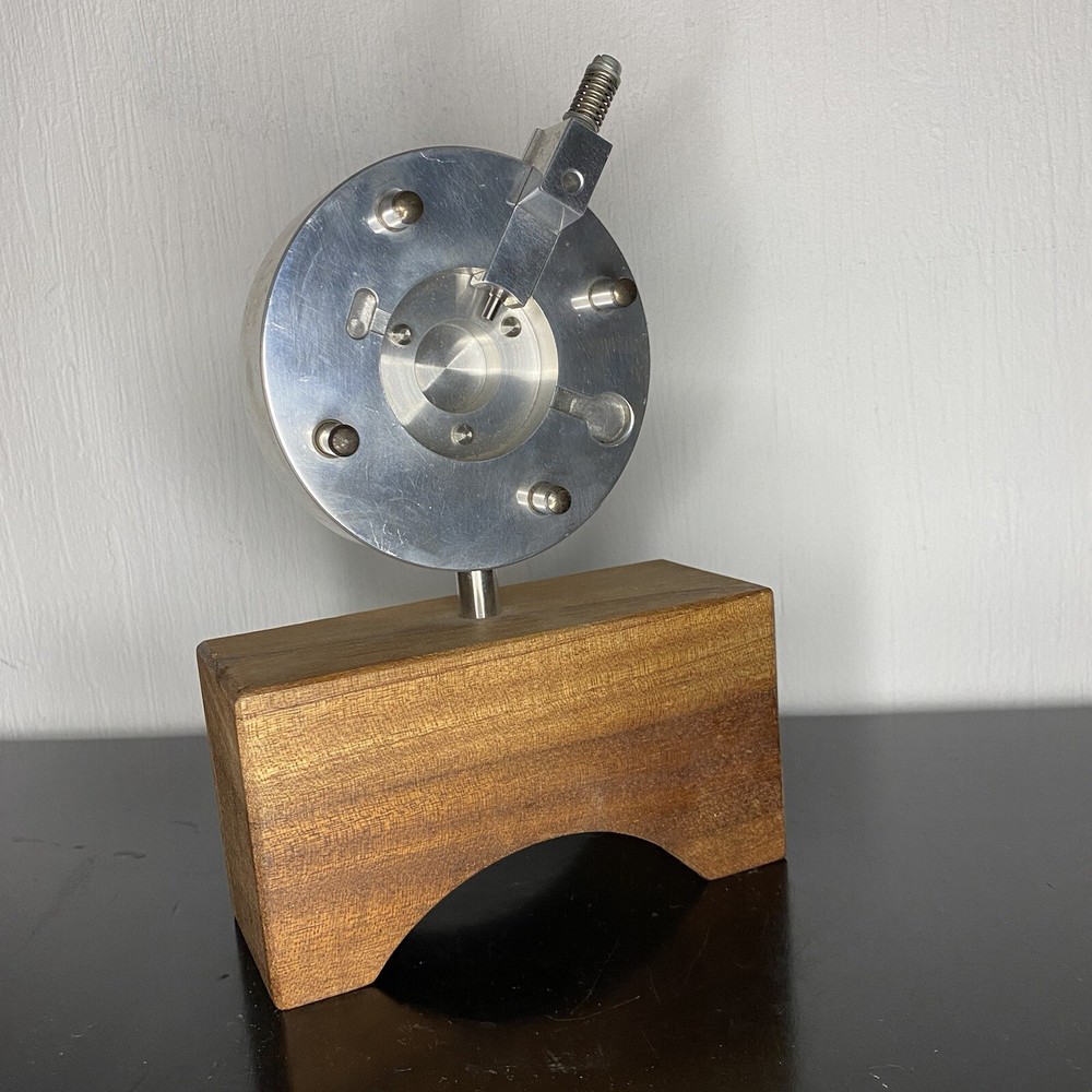 Model of one step clutch? Metal educational model